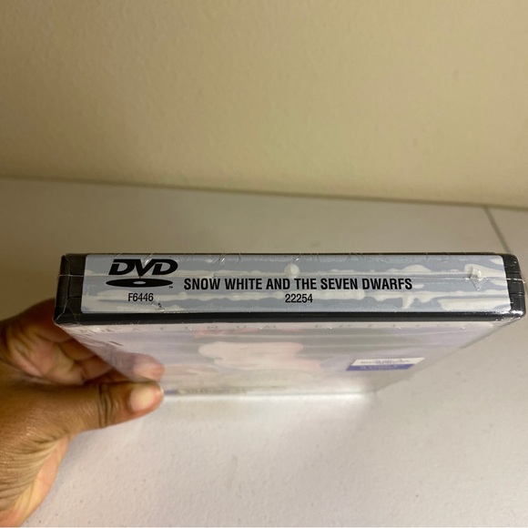SEALED PLATINUM EDITION WALT DISNEY'S SNOW WHITE AND THE SEVEN DWARFS 2-DISC DVD - Picture 3 of 10